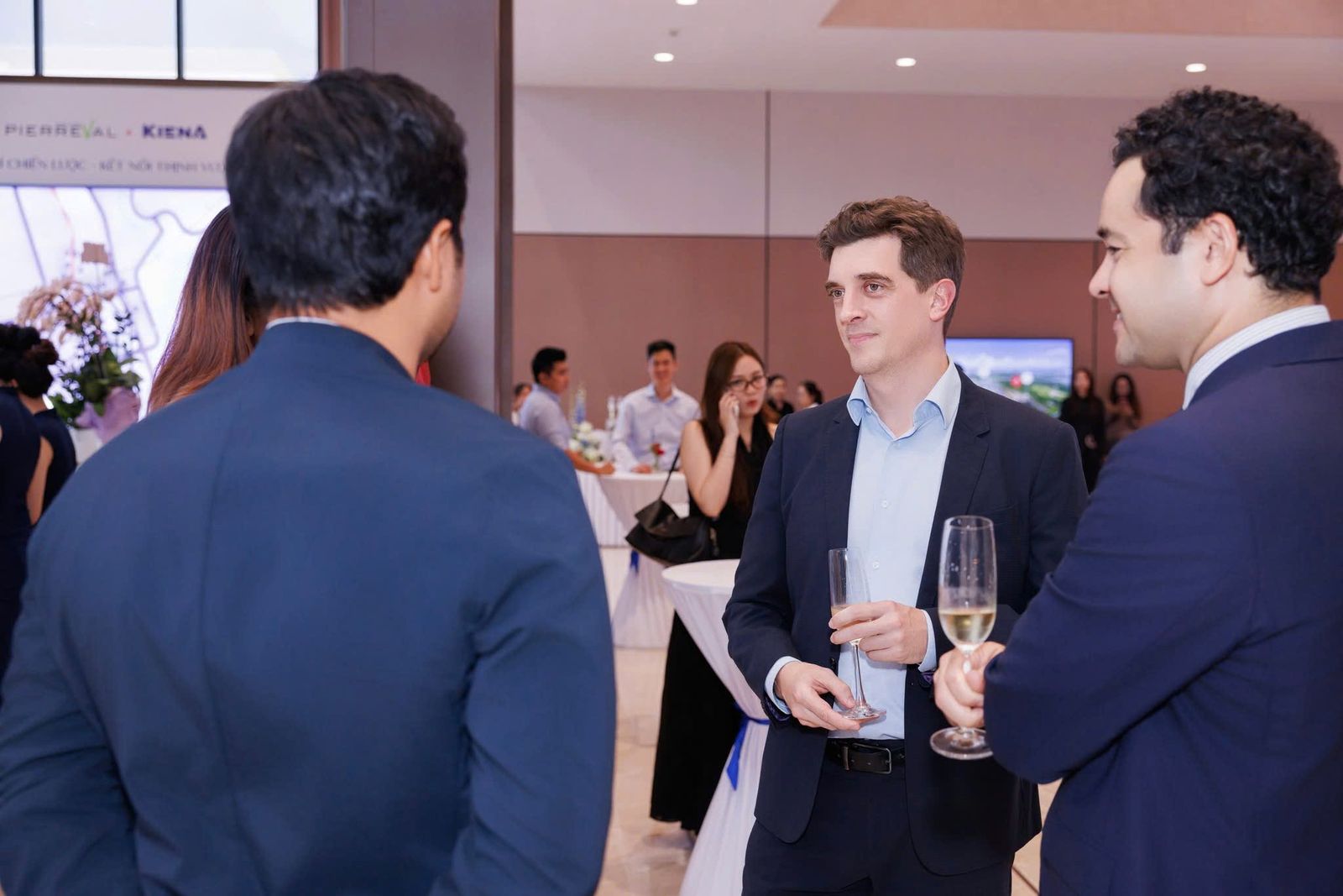 Arcadia at Lavila đón tiếp Ngài Tổng Lãnh sự Pháp tại TP.HCM